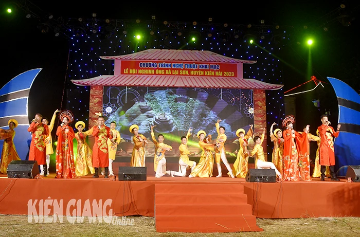 Nhiều hoạt động tại lễ hội Nghinh Ông xã Lại Sơn